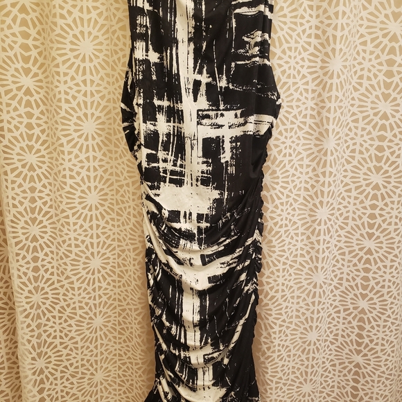 Style Ruched Dress - Picture 7 of 9